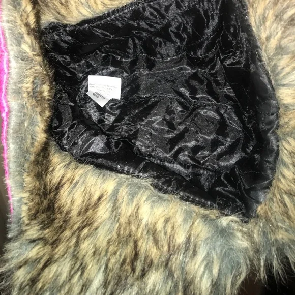 Forever 21 faux fur pink winter trapper snow hat - Picture 7 of 8